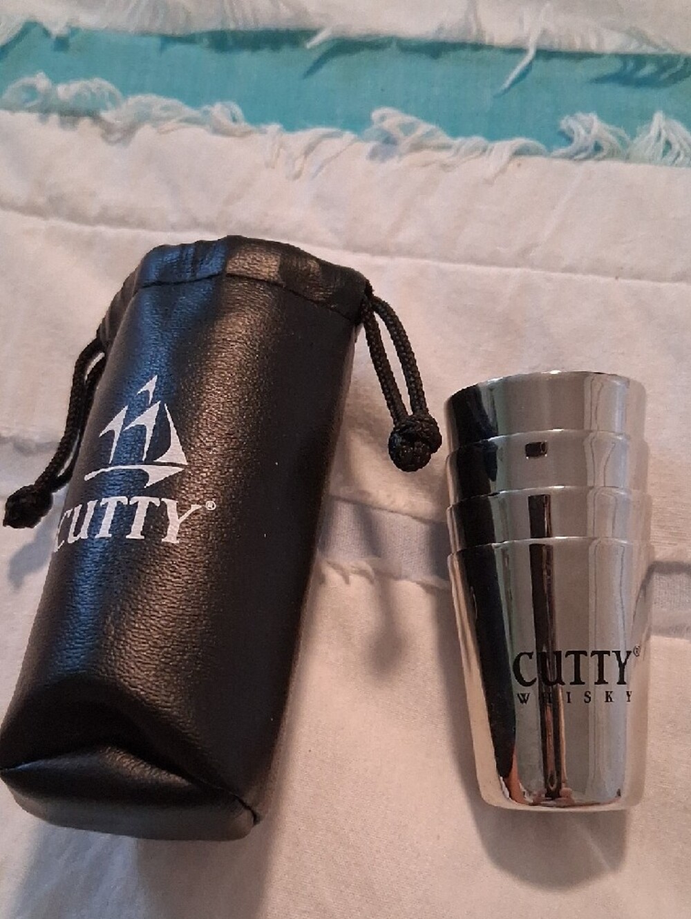 Cutty Stainless Steel Shot Glass Set with Pouch - Silver - Picture 5 of 8